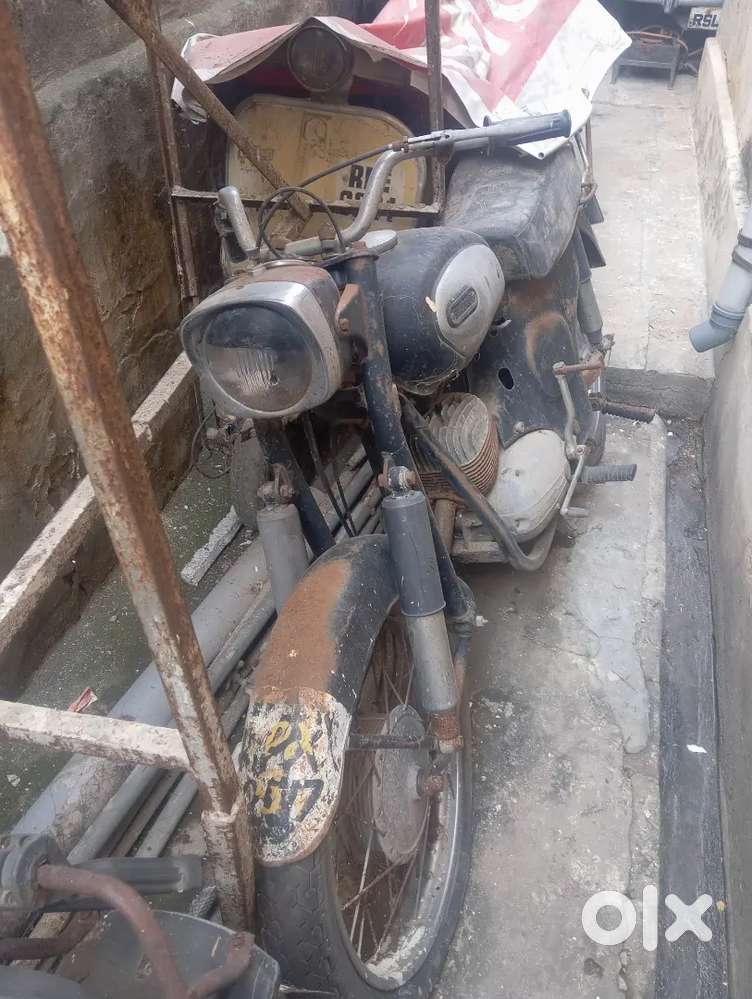 Vintage rajdoot bike for sell
