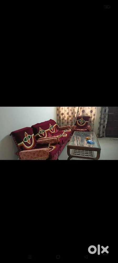 Need to sell sofa only 2800