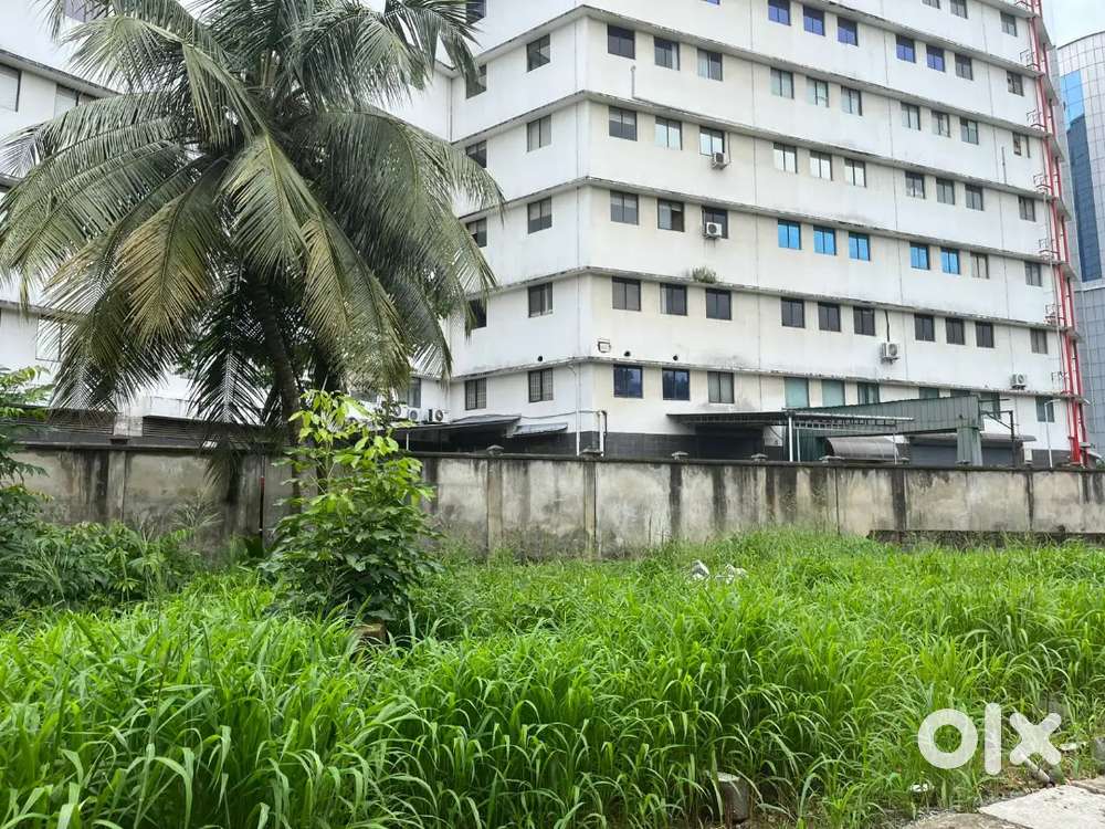 Kakkanad chambumkku 4 cent plot for sale 900 mter from bus stop