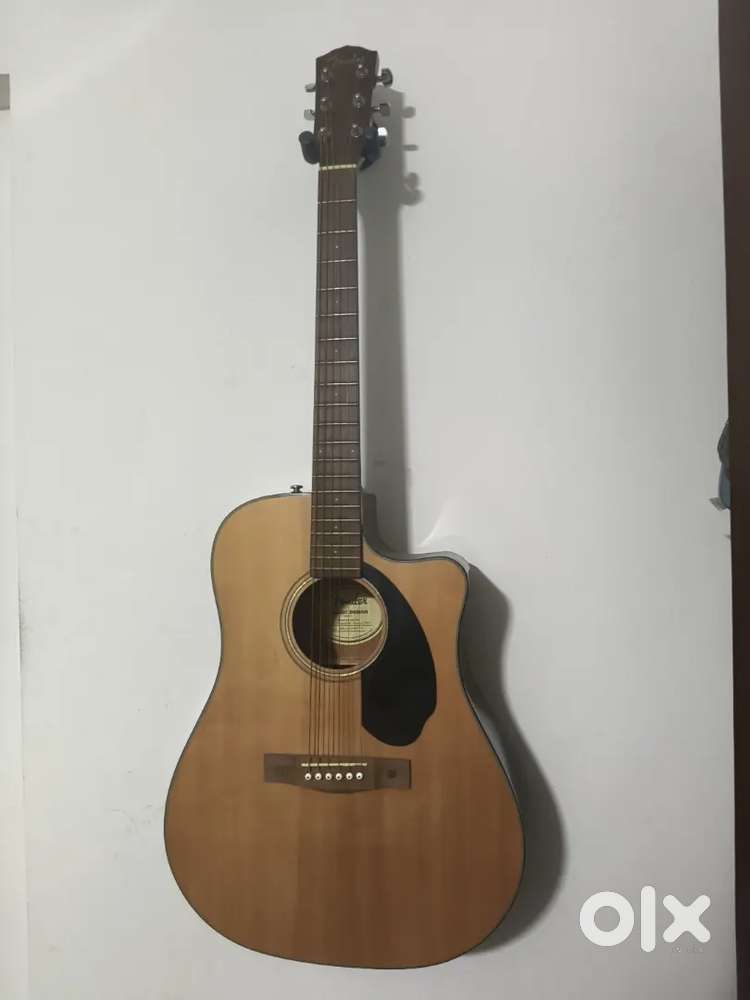 Fender Cd-60CSE Dreadnought electro acoustic (semi acoustic)