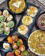 Chinese Cook chaiye aur helper jisk noodles Momos chilly potato aaye