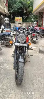 Royal Enfield classic 350 Redditch Red