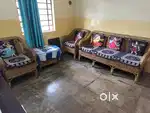 Well maintained sofa 5 setter