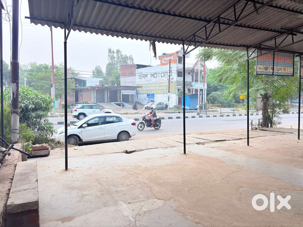 Commercial/Showroom Space for Rent – 2200 sq. ft. on national Highway