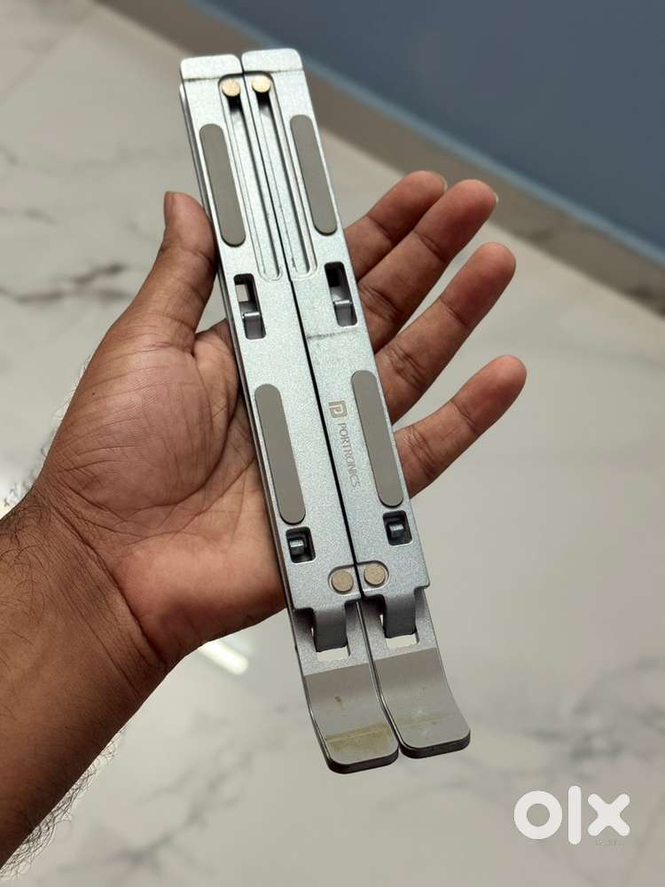 Laptop stand