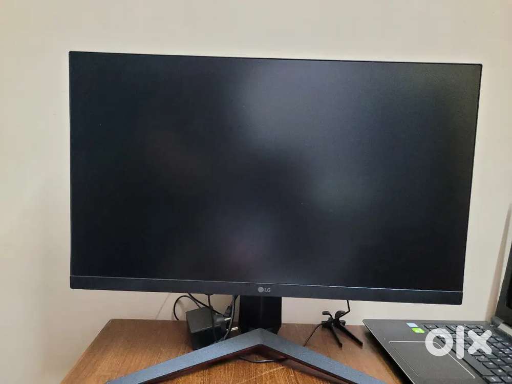 LG Ultragear IPS Monitor 24,FHD,1ms,144Hz, AMDFreeSync,HDR10,24GN65R