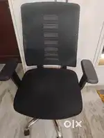 Office chair in good condition for sale(price negotiable)