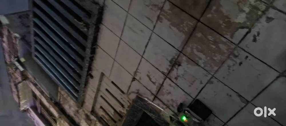 बजरिया तिरहा के पास 2 bhk का का घर 175 वर्ग गज बना हुआ