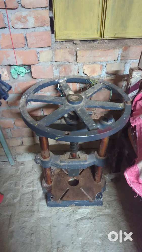 Paper plate manual new machine RS=40000, manual new machine RS =2000