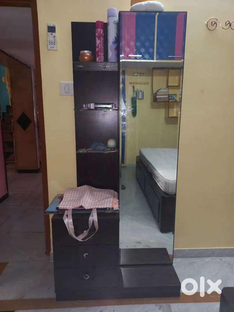 NILKAMAL BRAND, WOODEN POLISHED, FULL SIZE  DRESSING TABLE