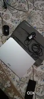 I am selling my 1 month old acer laptop ac leni hai