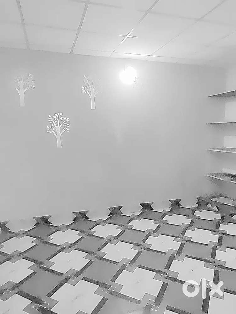 Just 200metre from NH6.24hour phd n boar both water.