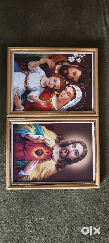 Photo of Jesus and Holy family and Wooden stand