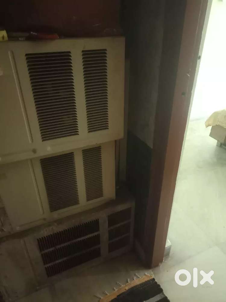 AC for sale( 8000/-) per AC