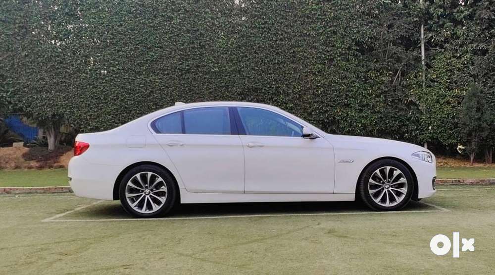 BMW 5 Series 2.0 520i Luxury Line, 2016, Petrol