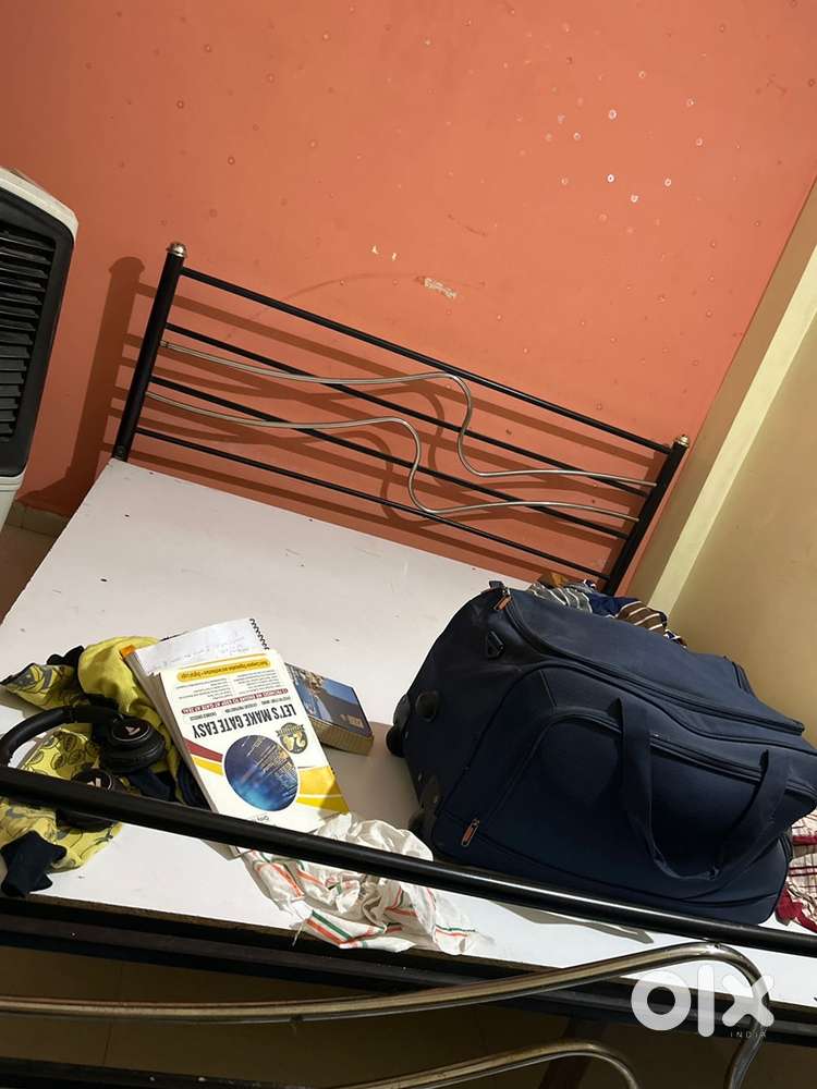 Sale for bed ek no condition 6*6