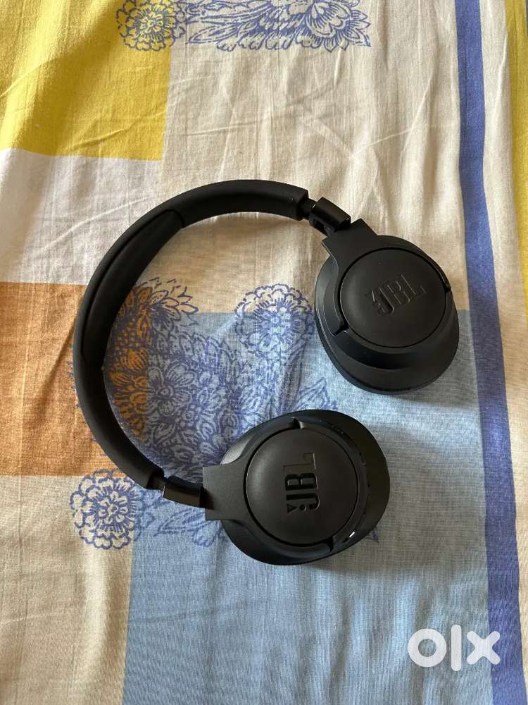 Selling JBL TUNE760NC