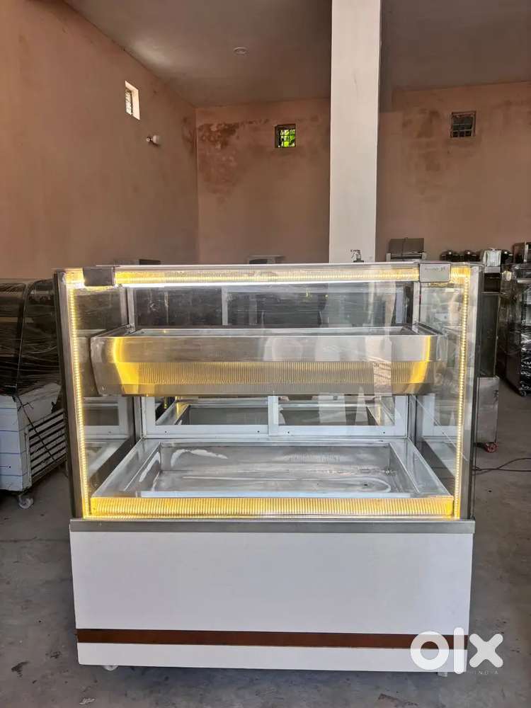 Front open hot and cold display fridge