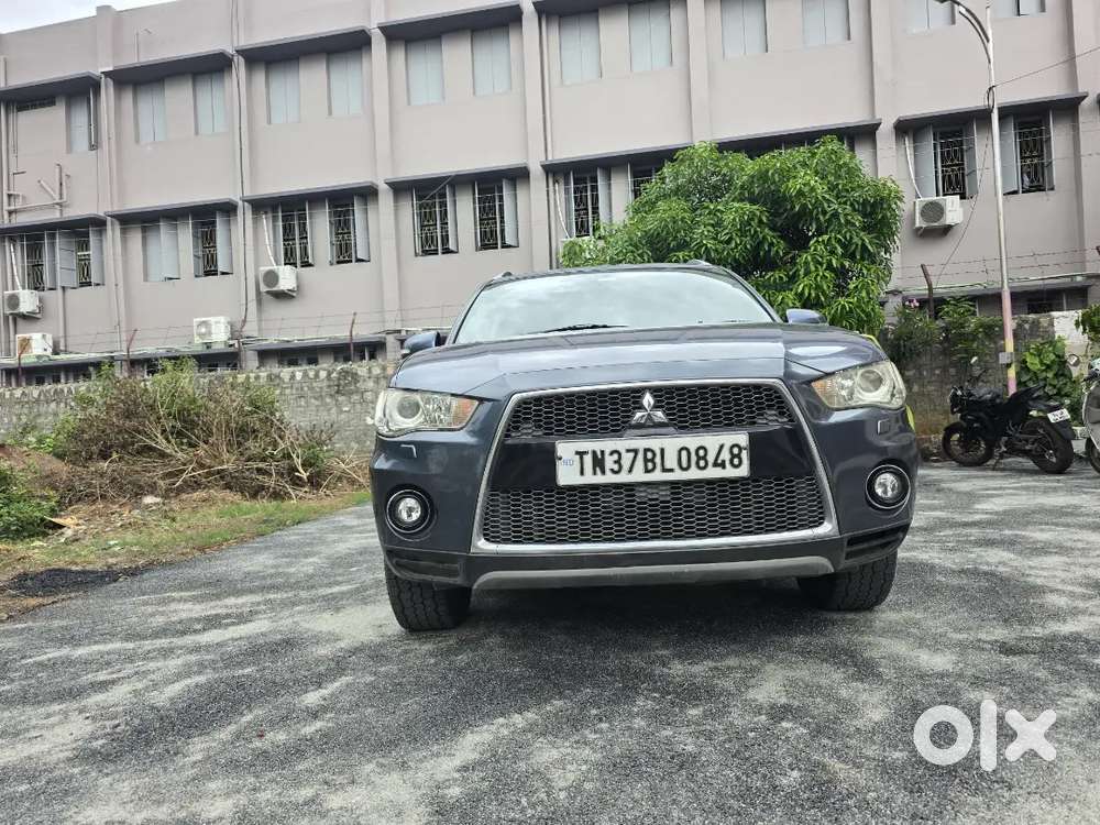 Mitsubishi Outlander 2010 Petrol 180000 Km Driven