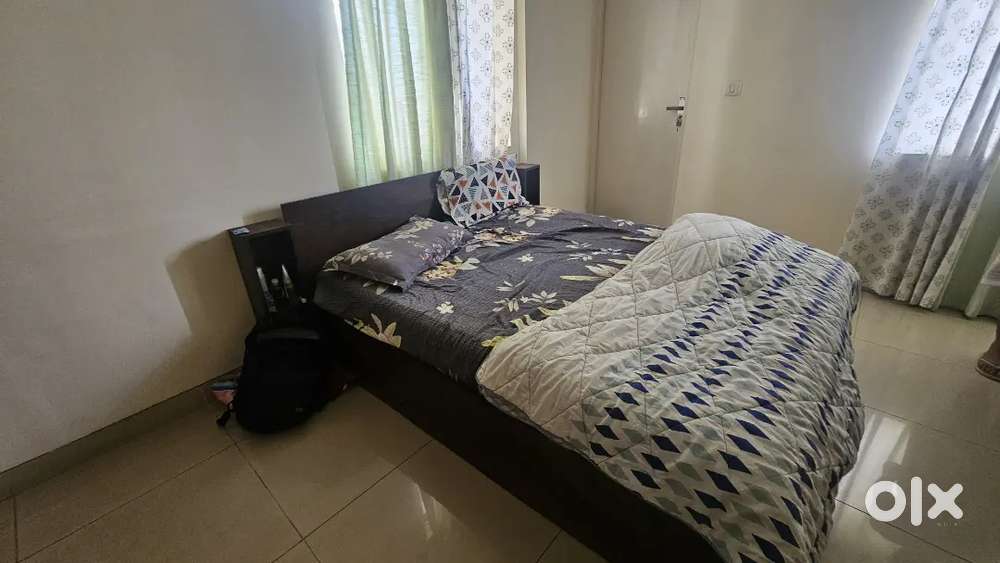 4 seater dining and 1 king bed