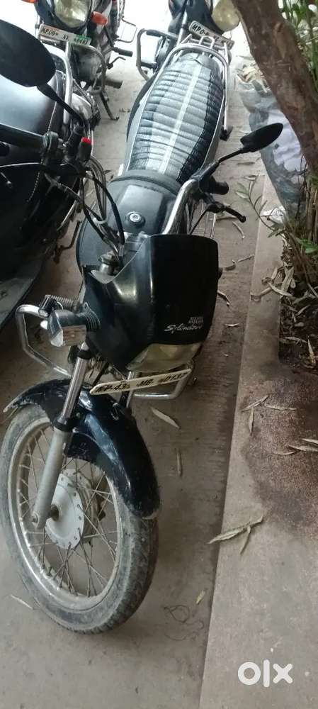 Rc 2027 tak renewal hai 1st owner good condition