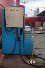Hydraulic shearing machine