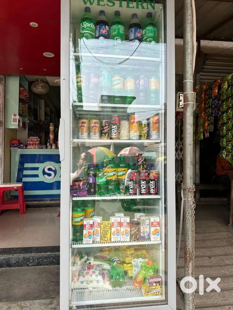 Cold drink display fridge 4 month used company warrenty period