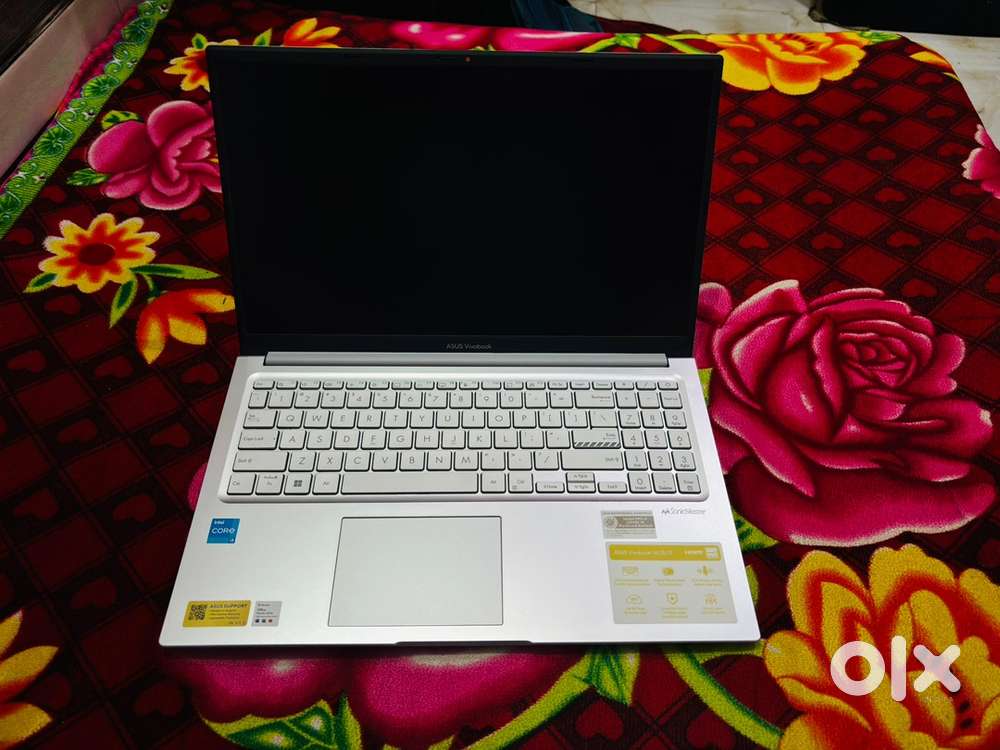 Asus laptop i3 8/512GB