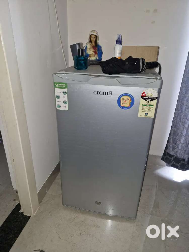 Croma refrigerator  90 L