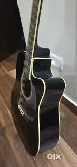 EXL Acoustic guitar/Mint condition/With Autotuner