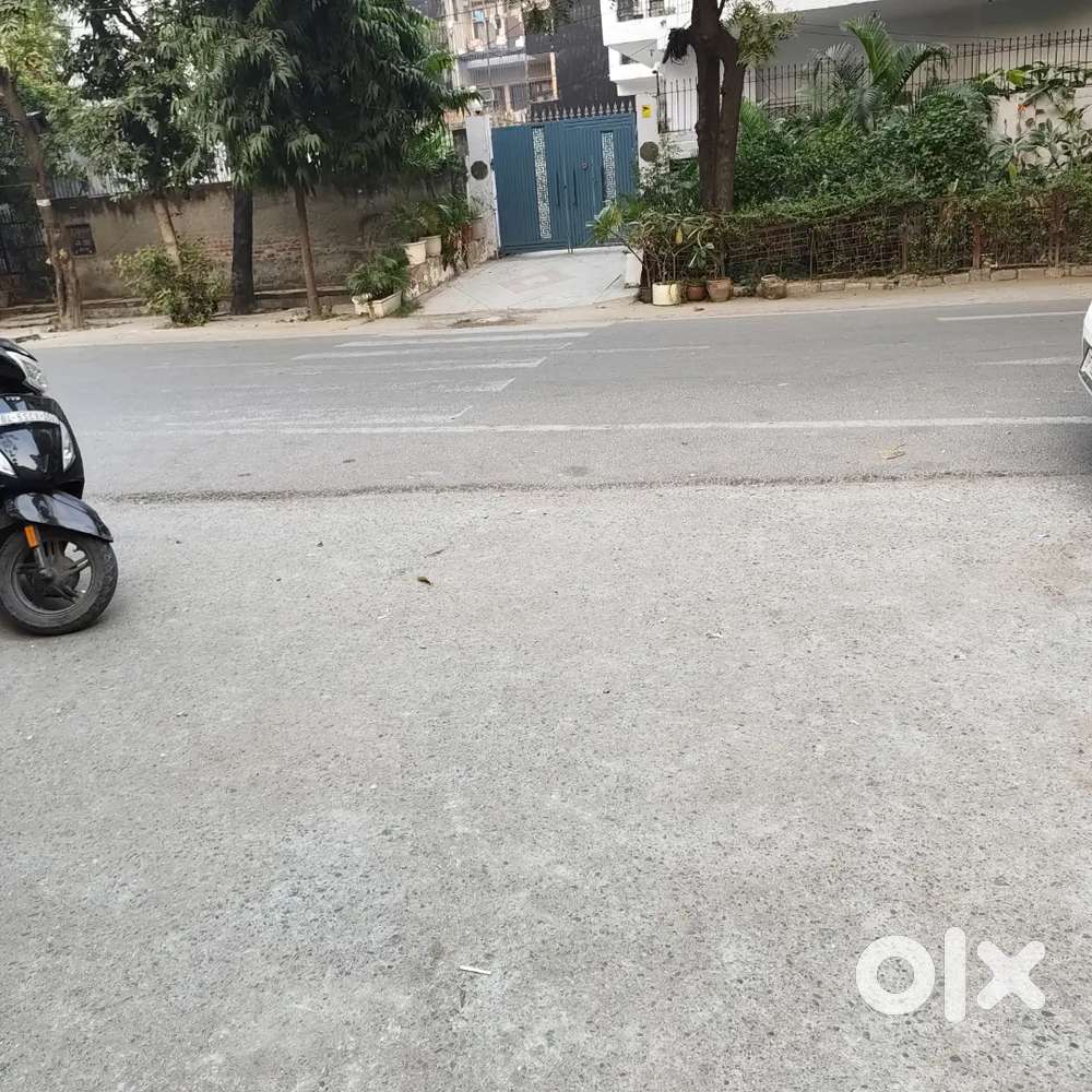 Looking for roommates