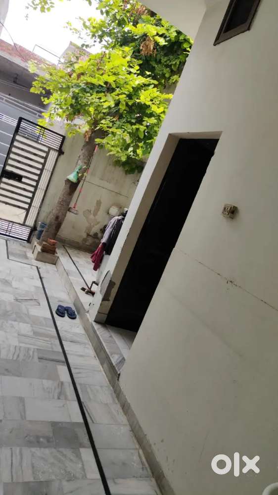 3 room, kichen,2 baathroom,stoor