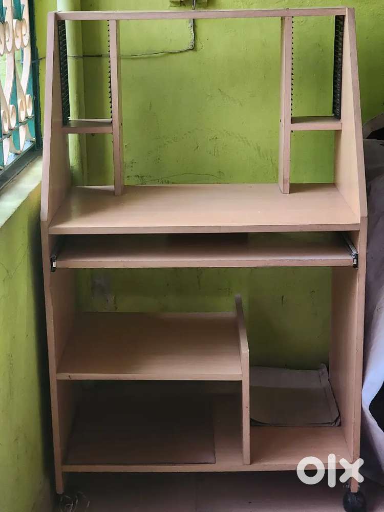 2yrs old computer table