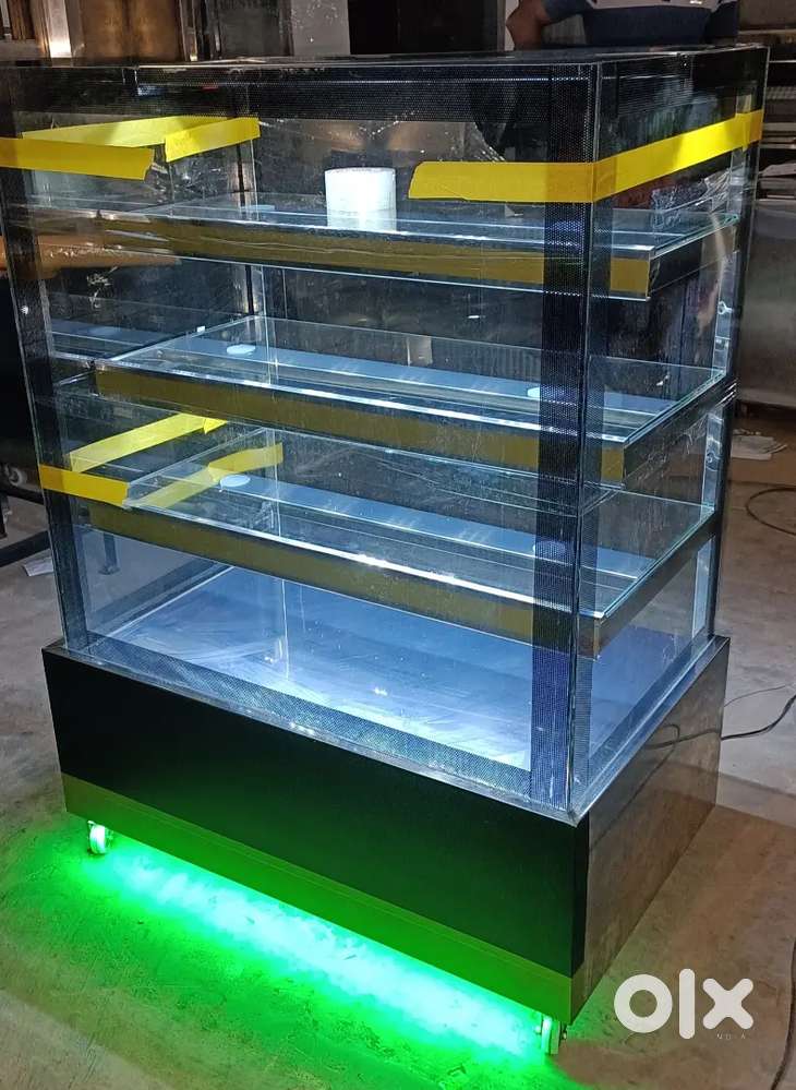 DISPLAY COUNTER USED HOTEL BAKERY ITEMS