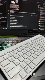 [WTS] HP 350 Compact Multi‑Device Bluetooth Keyboard (White)