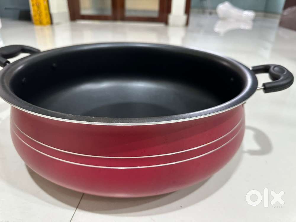 Large Non stick Kadhai- Excellent condition