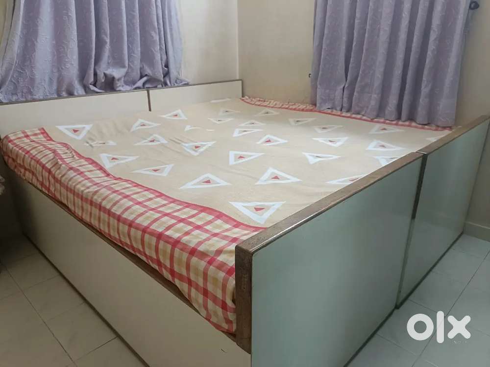 2 Single Box Beds ( Saag) with Mattress