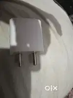 Iphone ka orginal charger hai 2 sal purana haii paise ki need hai