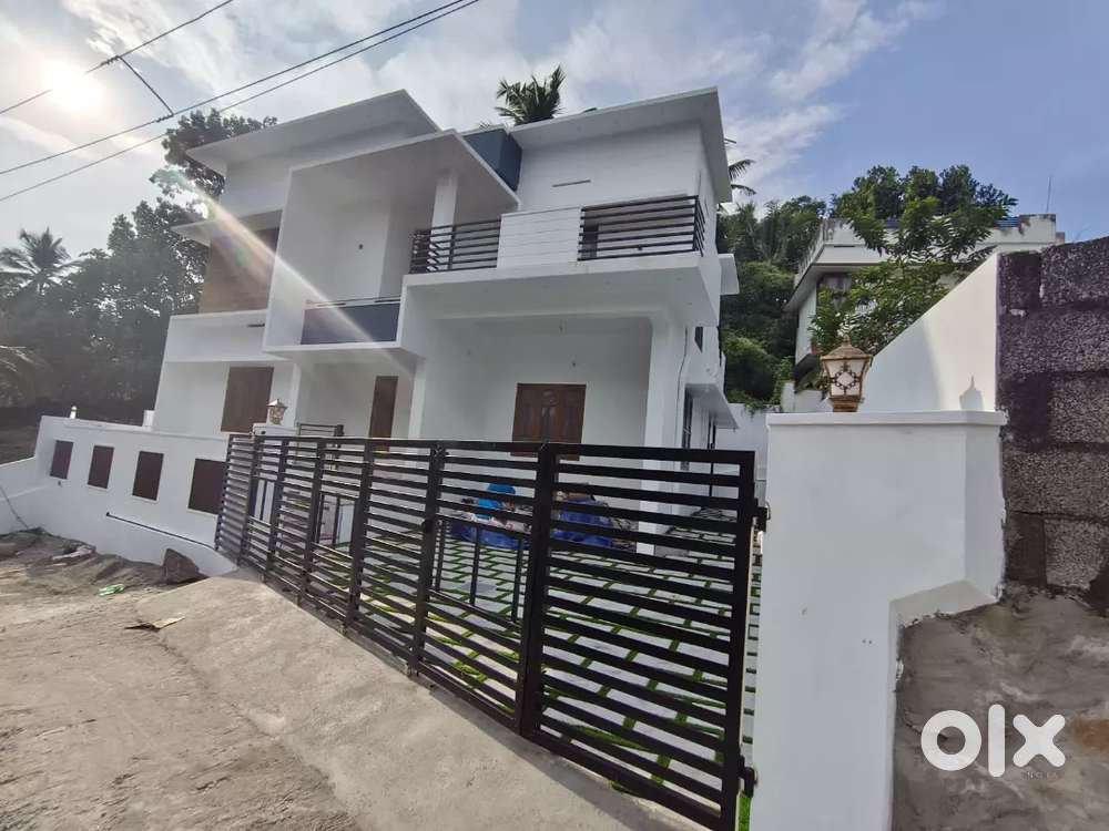 SREEKARIYAM CHEMPAZHANTHY 4.5 CENT 3 BHK