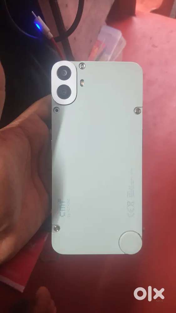 CNF  by nothing 1 5G 6GB  128GB no charger only box