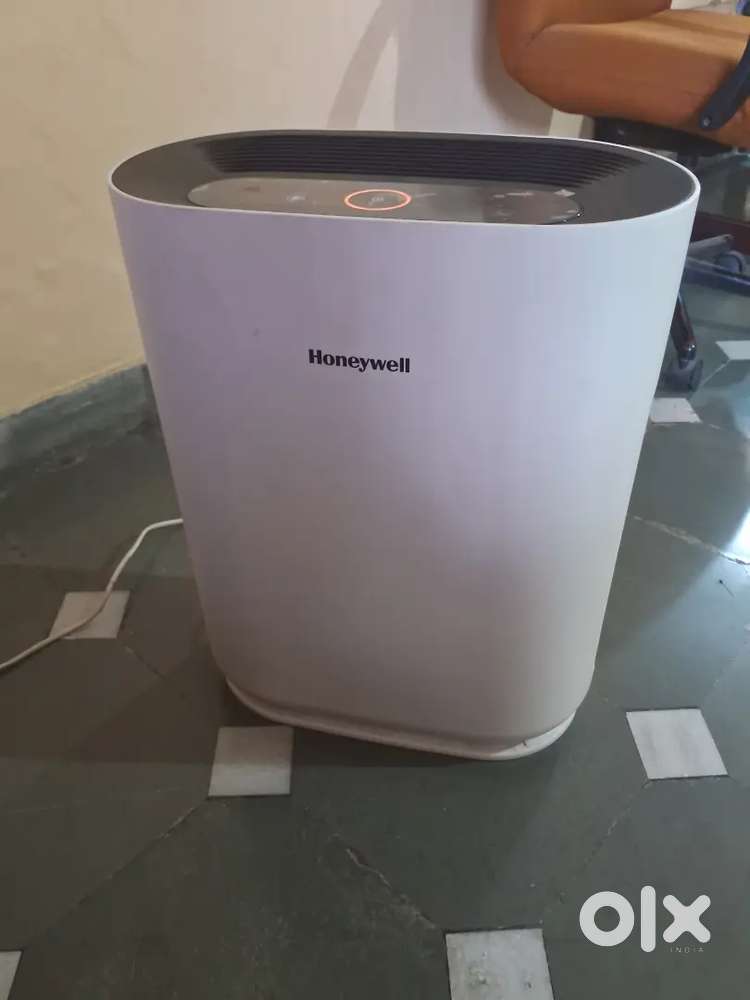 Air Purifier to make air in the room clean and dustfree