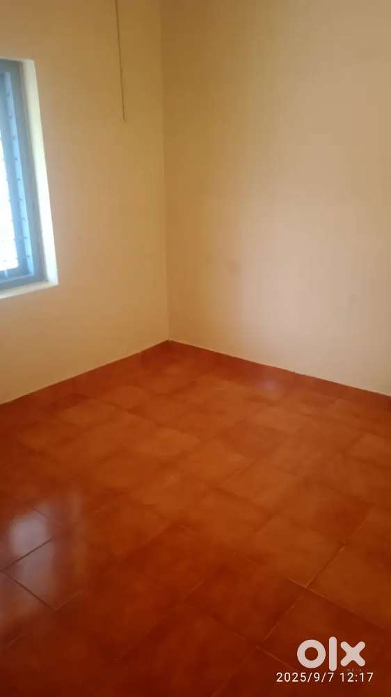 Puthiyangadi koya road 2 BHK house for rent. Only for family