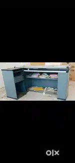 Cash counter and computer rack
