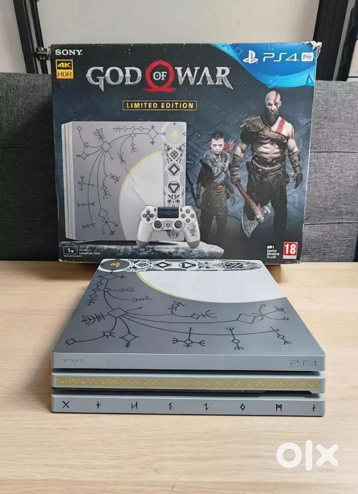 PS4 Pro Limited Edition God of War 1 TB + Grey Controller Console