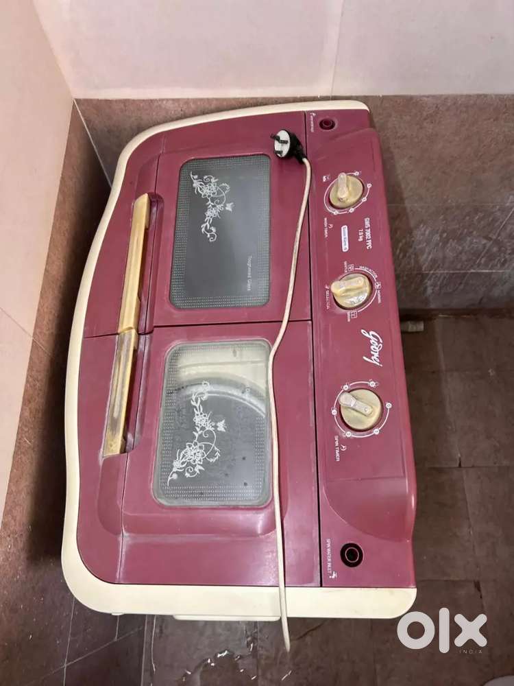GODREJ 7KG SEMI AUTOMATIC, WORKING PROPERLY