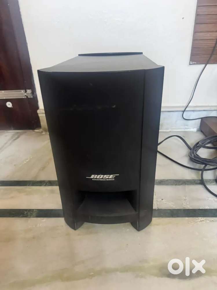 BOSE home theatre speakers