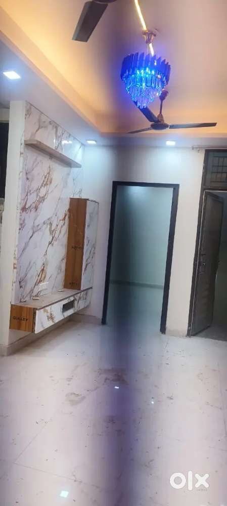 2 BHK flat ready to move near by gaur city 2 reasonable price