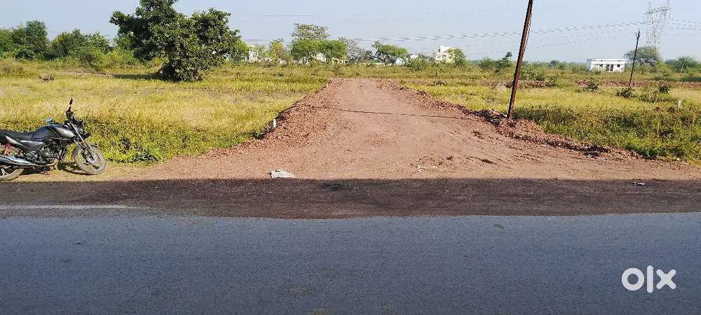 On Road Commercial Plot