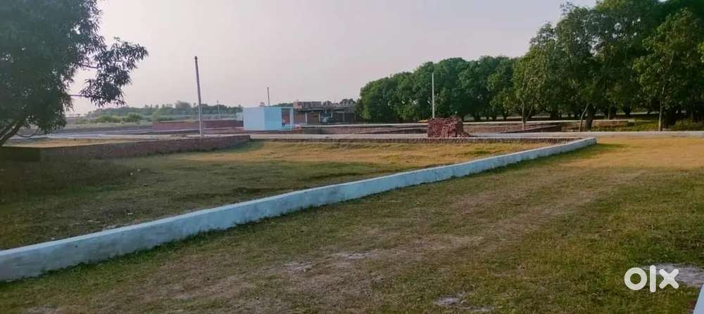 गोसाईगंज बाजार राजवाड़ा मैरेजलॉन संकल्प पेट्रोल पंप से नजदीक अप्रूव्ड