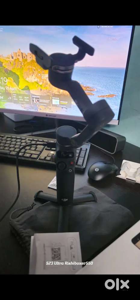 Dji osmo mobile gimbal 1 time use only very cheap price